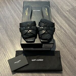 SAINT LAURENT Tribute Sandals in Nero